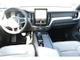 Volvo XC60 2.0 T6 Plug-in hybrid AWD Essential | Denim Blue metallic | Cardamom Nordico bekleding | 19 inch lichtmetalen velgen met all season banden | Adaptieve Cruise Control | Park Assist voor & achter met camera | Stoel- & stuurwielverwarming