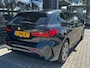BMW 1-Serie 118i Business Edition M-Sport Automaat | M-AERODYNAMICA| STOF/LEDERENBEKLEDING| SFEERVERLICHTING| NAVIGATIE + APPLE CARPLAY/ANDROID AUTO| PARKEERSENSOREN V+A| LED KOPLAMPEN| SPORTSTOEL| DEALER ONDERHOUDEN| EERSTE EIGENAAR|