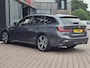 BMW 3-Serie Touring 330e M-Sport Touring Plus | LED | Pano | Trekhaak | Stoelverwarming | Shadow-Line | Park Assist | Driving Assistant | Vol |