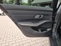 BMW 3-Serie Touring 330e M-Sport Touring Plus | LED | Pano | Trekhaak | Stoelverwarming | Shadow-Line | Park Assist | Driving Assistant | Vol |