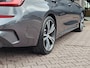 BMW 3-Serie Touring 330e M-Sport Touring Plus | LED | Pano | Trekhaak | Stoelverwarming | Shadow-Line | Park Assist | Driving Assistant | Vol |