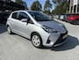 Toyota Yaris 1.0 VVT-i Aspiration 5-Deurs | Climate control | Camera | Navigatie | Cruise control | Elektrisch Pakket | Bluetooth telefoonvoorbereiding