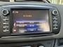 Toyota Yaris 1.0 VVT-i Aspiration 5-Deurs | Climate control | Camera | Navigatie | Cruise control | Elektrisch Pakket | Bluetooth telefoonvoorbereiding