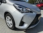 Toyota Yaris 1.0 VVT-i Aspiration 5-Deurs | Climate control | Camera | Navigatie | Cruise control | Elektrisch Pakket | Bluetooth telefoonvoorbereiding