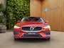Volvo V60 2.0 B3 Momentum | 1e Eigenaar | Dealer onderhouden | Trekhaak | Camera | Stuur/stoelverwarming