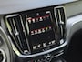 Volvo V60 2.0 B3 Momentum | 1e Eigenaar | Dealer onderhouden | Trekhaak | Camera | Stuur/stoelverwarming