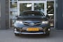 Toyota Auris 1.8 VVT-i Hybrid, All-Season banden, Cruise, Trekhaak, Camera etc.