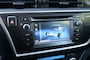 Toyota Auris 1.8 VVT-i Hybrid, All-Season banden, Cruise, Trekhaak, Camera etc.