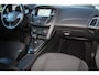 Ford Focus Wagon 1.0-125pk Titanium. Zeer nette, praktische en goed onderhouden wagen, afkomstig van de 1e eig. ! Autm. airco dual, cruise control, trekhaak, verwarmd voorraam, navigatie, telefoonvoorb., metallic lak, pdc v~a, LM wielen, All Season banden etc.