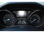 Ford Focus Wagon 1.0-125pk Titanium. Zeer nette, praktische en goed onderhouden wagen, afkomstig van de 1e eig. ! Autm. airco dual, cruise control, trekhaak, verwarmd voorraam, navigatie, telefoonvoorb., metallic lak, pdc v~a, LM wielen, All Season banden etc.