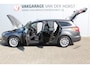 Ford Focus Wagon 1.0-125pk Titanium. Zeer nette, praktische en goed onderhouden wagen, afkomstig van de 1e eig. ! Autm. airco dual, cruise control, trekhaak, verwarmd voorraam, navigatie, telefoonvoorb., metallic lak, pdc v~a, LM wielen, All Season banden etc.