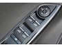 Ford Focus Wagon 1.0-125pk Titanium. Zeer nette, praktische en goed onderhouden wagen, afkomstig van de 1e eig. ! Autm. airco dual, cruise control, trekhaak, verwarmd voorraam, navigatie, telefoonvoorb., metallic lak, pdc v~a, LM wielen, All Season banden etc.