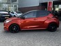 Toyota Yaris 1.5 HYBRID EXECUTIVE HEAD-UP PANO CLIMA PARK-SENSOR APPLE/ANDROID STOEL/STUURVERWARMING LM-VELG 17" BI-TONE