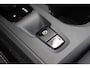 Volvo XC40 T2 Automaat Business Pro | Adaptive Cruise & Pilot Assist | Panoramisch Schuif-/kanteldak | Verwarmbare voorstoelen+stuur | AppleCarplay | Semi-elektr. inklapbare trekhaak | Keyless Entry | Park Assist & Camera Achter | DAB+ | Navigatie | 19'' Lichtmetalen wielen |