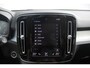 Volvo XC40 T2 Automaat Business Pro | Adaptive Cruise & Pilot Assist | Panoramisch Schuif-/kanteldak | Verwarmbare voorstoelen+stuur | AppleCarplay | Semi-elektr. inklapbare trekhaak | Keyless Entry | Park Assist & Camera Achter | DAB+ | Navigatie | 19'' Lichtmetalen wielen |