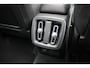 Volvo XC40 T2 Automaat Business Pro | Adaptive Cruise & Pilot Assist | Panoramisch Schuif-/kanteldak | Verwarmbare voorstoelen+stuur | AppleCarplay | Semi-elektr. inklapbare trekhaak | Keyless Entry | Park Assist & Camera Achter | DAB+ | Navigatie | 19'' Lichtmetalen wielen |