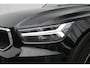 Volvo XC40 T2 Automaat Business Pro | Adaptive Cruise & Pilot Assist | Panoramisch Schuif-/kanteldak | Verwarmbare voorstoelen+stuur | AppleCarplay | Semi-elektr. inklapbare trekhaak | Keyless Entry | Park Assist & Camera Achter | DAB+ | Navigatie | 19'' Lichtmetalen wielen |