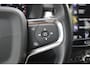 Volvo XC40 T2 Automaat Business Pro | Adaptive Cruise & Pilot Assist | Panoramisch Schuif-/kanteldak | Verwarmbare voorstoelen+stuur | AppleCarplay | Semi-elektr. inklapbare trekhaak | Keyless Entry | Park Assist & Camera Achter | DAB+ | Navigatie | 19'' Lichtmetalen wielen |