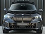 BMW X5 xDrive50e M-Sport Pro | Panoramadak | M-Performance Seats | HUD | 360 Camera | Stoelverwarming + Ventilatie | Memory Seats | Ambiance Interieur | Soft Close | Iconic Glow | Achterbank Verwarming |