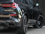 BMW X5 xDrive50e M-Sport Pro | Panoramadak | M-Performance Seats | HUD | 360 Camera | Stoelverwarming + Ventilatie | Memory Seats | Ambiance Interieur | Soft Close | Iconic Glow | Achterbank Verwarming |