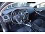 Volvo V40 2.0 T3 Momentum | Stoelverwarming | LED | Sensoren | 17" | Cruise | Clima