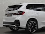 BMW iX1 30 313pk X-Drive M-Sport Performance | Adaptief Led | Sportstoelen | Keyless | 4WD | Adaptieve Cruise en Struurwielverw. voorbereid | Antraciet Hemel | Carplay | Sfeerverlichting | 1200kg Trekgewicht | Camera | Bovag Garantie.