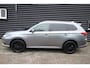 Mitsubishi Outlander 2.4 PHEV Intense één van de allerlaatste uit deze serie Outlanders! Navigatie, stoelverwarming SOH = 93,25%