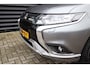 Mitsubishi Outlander 2.4 PHEV Intense één van de allerlaatste uit deze serie Outlanders! Navigatie, stoelverwarming SOH = 93,25%