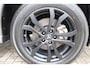 Mitsubishi Outlander 2.4 PHEV Intense één van de allerlaatste uit deze serie Outlanders! Navigatie, stoelverwarming SOH = 93,25%