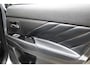 Mitsubishi Outlander 2.4 PHEV Intense één van de allerlaatste uit deze serie Outlanders! Navigatie, stoelverwarming SOH = 93,25%