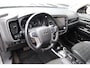 Mitsubishi Outlander 2.4 PHEV Intense één van de allerlaatste uit deze serie Outlanders! Navigatie, stoelverwarming SOH = 93,25%