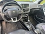 Peugeot 2008 1.2 PureTech Allure | automaat | Cruise control | Climate control | parkeersensoren | Panorama dak |