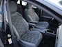 Volkswagen ID.4 Pro Business 77 kWh 150KW | Warmtepomp | Panodak | 360° | Head-up | Elektrische kofferklep |