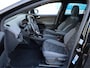 Volkswagen ID.4 Pro Business 77 kWh 150KW | Warmtepomp | Panodak | 360° | Head-up | Elektrische kofferklep |