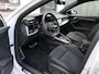 Audi A3 Sportback 45 TFSI e S-line Competition | Black optic | Panoramadak | Elektrisch verstelbare alcantara-/lederen sportstoelen | Maxtrix LED | Apple-/Android Carplay | Sportstuur | Sfeerverlichting