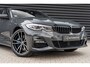 BMW 3-Serie Touring 330e High Executive M Sport / DRAVIT GRAU / PANO / 360 CAMERA / HUD / CARBON / TREKHAAK