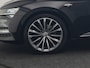 Skoda Superb Combi 1.4 TSI iV Laurin & Klement PHEV 218pk | Trekhaak Af Fabriek | Panodak | Camera | Lederen Comfortzetels Massage & Memory | Keyless | Sfeerverlichting | Stoelen &Stuur Verwarmd | Apple Carplay | Navigatie | DAB | Plug In Hybrid |