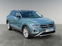 Volkswagen T-Roc 1.0 110pk TSI Life Edition Parkeerassistent (Park Assist) | Adaptive Cruise Control | Climatronic', 2-zone