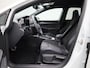Volkswagen Golf 1.5 eTSI R-Line Edition 150 PK| Stoelverwarming | Stuurwielverwarming | Achteruitrijcamera | Parkeersensoren | APple Carplay Draadloos | Sfeerverlichting