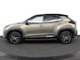 Toyota Yaris Cross 1.5 Hybrid Adventure | Apple Carplay/Android Auto | Tree planken | stuur, stoel, voorruit verwarming |