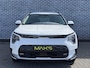Kia Niro EV DynamicLine 64.8 kWh | Trekhaak | Achteruitrijcamera | Parkeersensoren | Cruise Control Adaptief | Keyless Entry | Navigatie | Apple Carplay | Android Auto | Lichtmetalen Velgen 17 inch