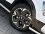 Kia Niro EV DynamicLine 64.8 kWh | Trekhaak | Achteruitrijcamera | Parkeersensoren | Cruise Control Adaptief | Keyless Entry | Navigatie | Apple Carplay | Android Auto | Lichtmetalen Velgen 17 inch