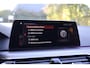 BMW 5-Serie M550i xDrive Executive M-Sport | Merino leder | 20" | Driving Assistent Plus | Comfort stoel met geheugen | Real-Time Traffic information | Zonnerolgordijnen achter | Stoelverwarming voor en achter | Etc.