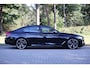 BMW 5-Serie M550i xDrive Executive M-Sport | Merino leder | 20" | Driving Assistent Plus | Comfort stoel met geheugen | Real-Time Traffic information | Zonnerolgordijnen achter | Stoelverwarming voor en achter | Etc.