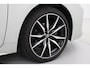 Toyota Corolla Hybrid 140 GR Sport | Dodehoek detectie | Stoelverwarming | Apple Carplay / Android Auto | Parkeersensoren voor/achter | Keyless | Adaptive Cruise | Full LED | 18 inch