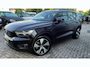 Volvo XC40 Recharge P8 AWD R-Design | Lounge Pack (audio installatie premium, elektrisch glazen panorama-dak, parkeersensor voor, rondomzicht camera) en Seat Pack (elektrisch verstelbare passagiersstoel, elektrisch verstelb. bestuurdersstoel met geheugen)