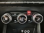 Renault Captur 1.6 E-Tech Plug-in Hybrid 160 Intens | Navigatie | Apple & Android Carplay | Camera | Climate Control | Cruise Control |