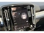 Volvo EX40 Single Motor Extended Range Ultra Europa 82 kWh | 45th Anniversary Edition | Panoramisch schuif-/ kanteldak | Elektrische voorstoelen met geheugenfunctie | Harman Kardon | +2 jaar extra verlengde garantie | Extra getint glas | Stoel-/ stuurwielverwarming | Driver assist | 20 inch. lichtmetalen velgen | verwarmde achterbank