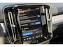 Volvo EX40 Single Motor Extended Range Ultra Europa 82 kWh | 45th Anniversary Edition | Panoramisch schuif-/ kanteldak | Elektrische voorstoelen met geheugenfunctie | Harman Kardon | +2 jaar extra verlengde garantie | Extra getint glas | Stoel-/ stuurwielverwarming | Driver assist | 20 inch. lichtmetalen velgen | verwarmde achterbank