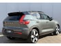Volvo EX40 Single Motor Extended Range Ultra Europa 82 kWh | 45th Anniversary Edition | Panoramisch schuif-/ kanteldak | Elektrische voorstoelen met geheugenfunctie | Harman Kardon | +2 jaar extra verlengde garantie | Extra getint glas | Stoel-/ stuurwielverwarming | Driver assist | 20 inch. lichtmetalen velgen | verwarmde achterbank